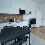 Azra Apartamento