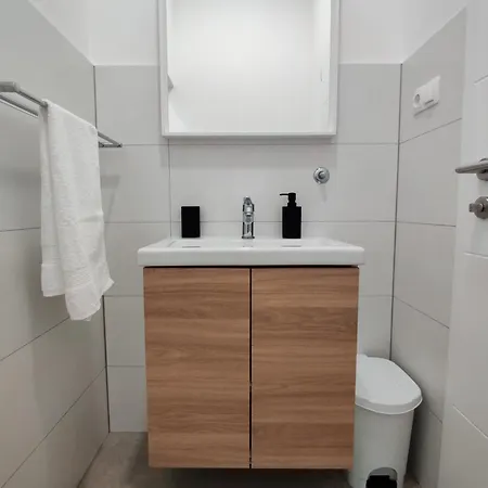 Azra Apartamento