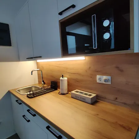 Azra Apartment *